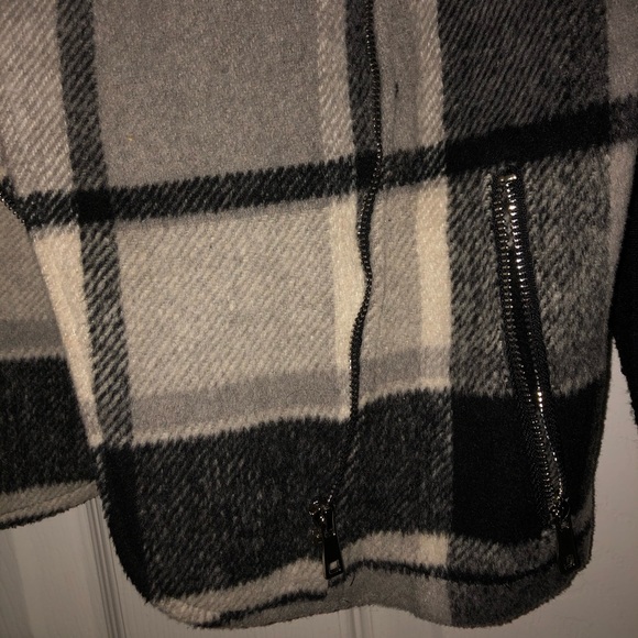 Grey plaid Fall sweater jacket - Picture 6 of 8